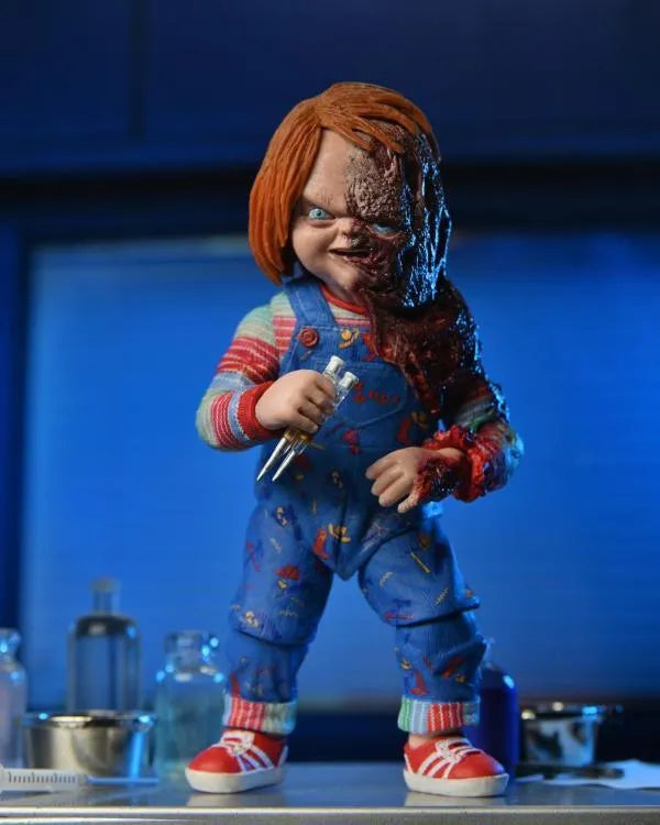 Chucky the Diabolical Doll Chucky Ultimate Figure - Neca - Ginga Toys