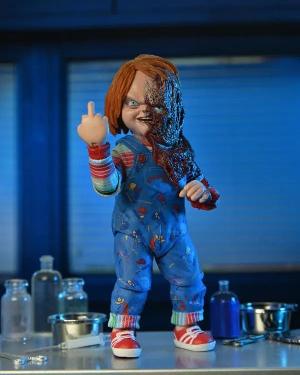 Chucky the Diabolical Doll Chucky Ultimate Figure - Neca - Ginga Toys