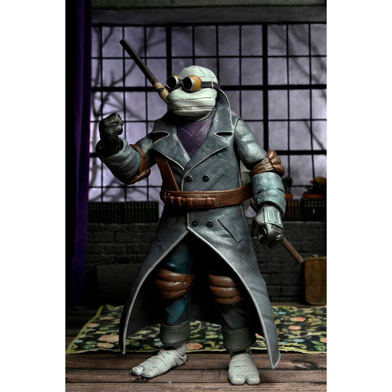 Universal Monsters x Teenage Mutant Ninja Turtles Ultimate Donatello as The Invisible Man