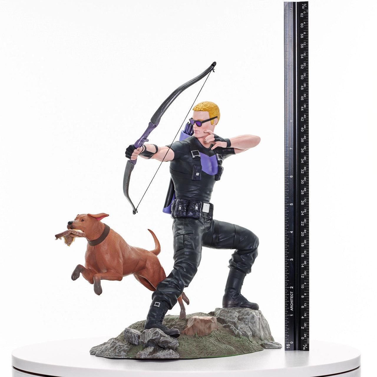 Marvel Gallery Comic Hawkeye with Pizza Dog Diorama statue - Diamond Select - Ginga Toys