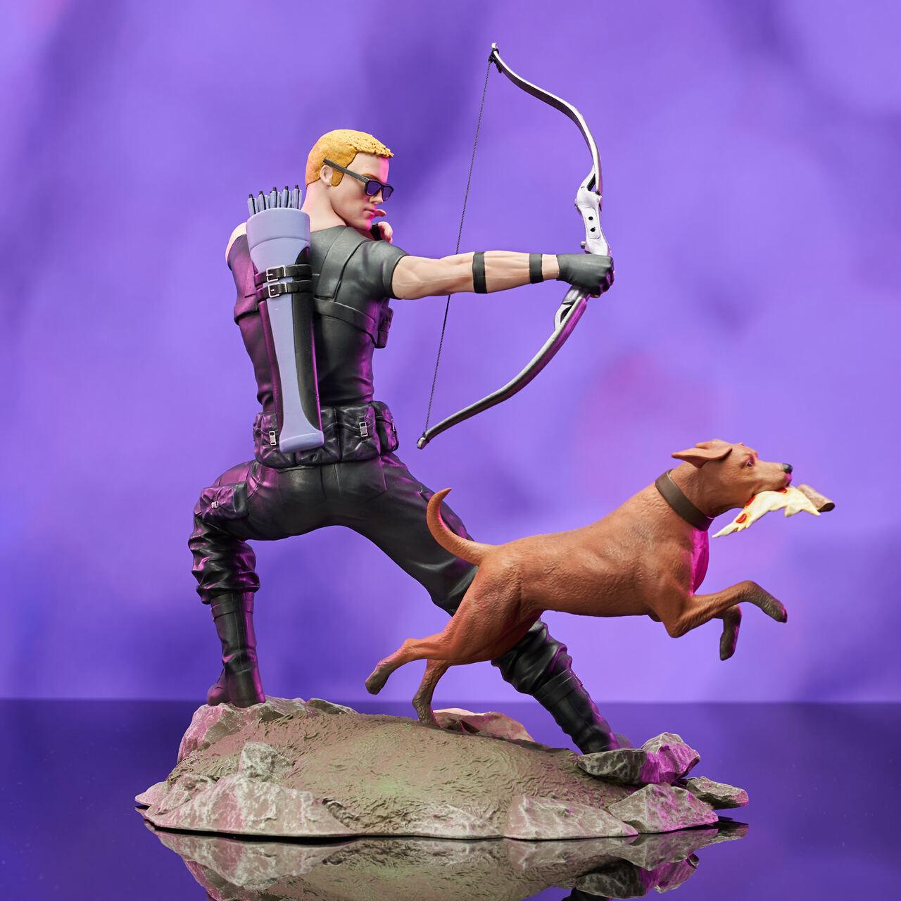 Marvel Gallery Comic Hawkeye with Pizza Dog Diorama statue - Diamond Select - Ginga Toys