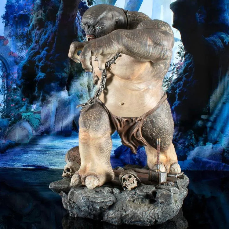 The Lord of the Rings Gallery Cave Troll Figure Diorama - Ginga Toys