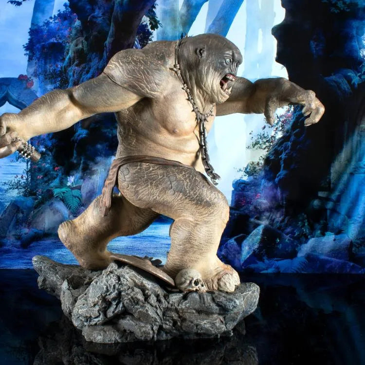 The Lord of the Rings Gallery Cave Troll Figure Diorama - Ginga Toys